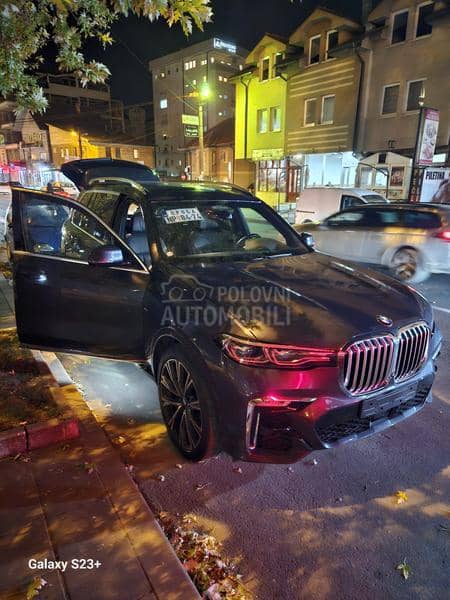 BMW X7 