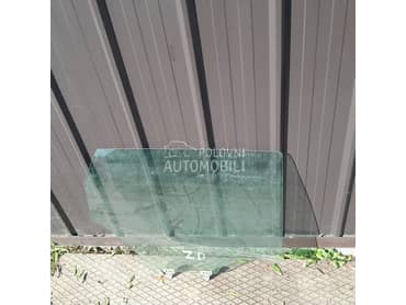 Zadnje desno staklo u vratima za Nissan Qashqai od 2013. do 2021. god.