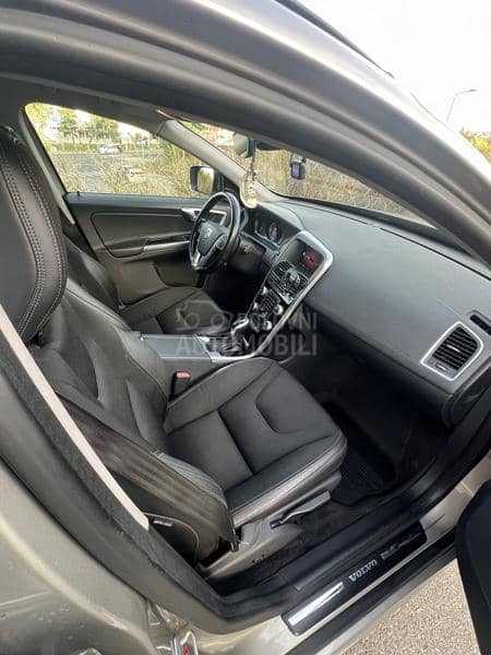 Volvo XC60 2.4 D4 AWD