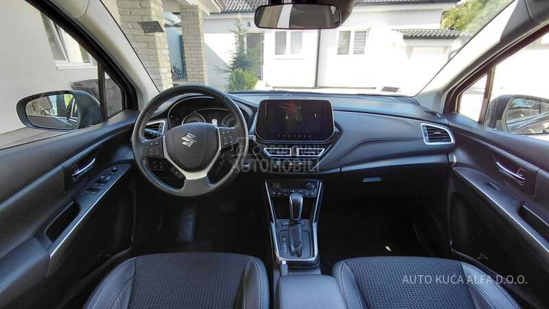 Suzuki SX4 S-Cross HYBRID