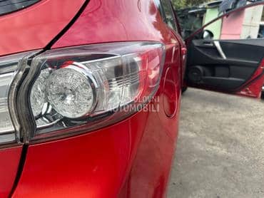 Stop lampa desna hatchback za Mazda 3 od 2009. do 2012. god.