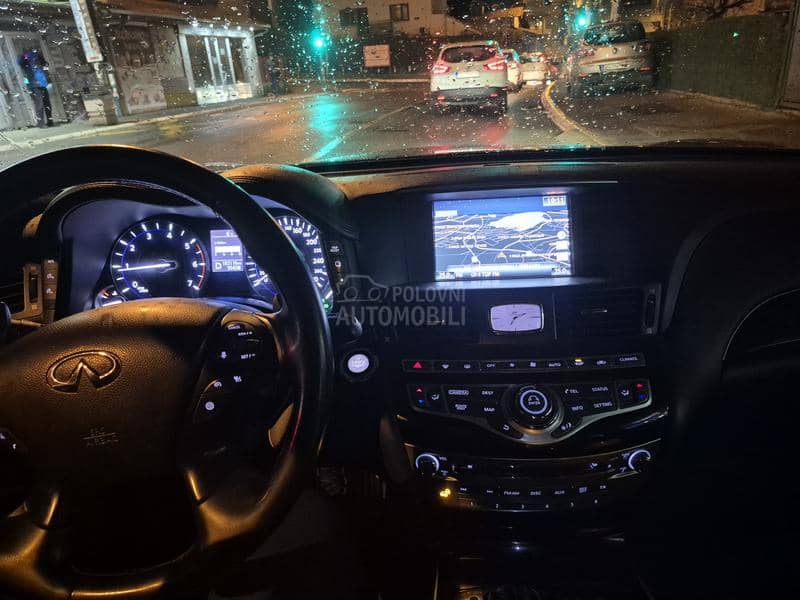 Infiniti Q70 S