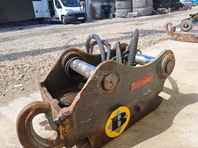 OilQuick brza spojnica za Volvo EC220E