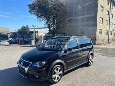 Volkswagen Touran Cross 7 sedista