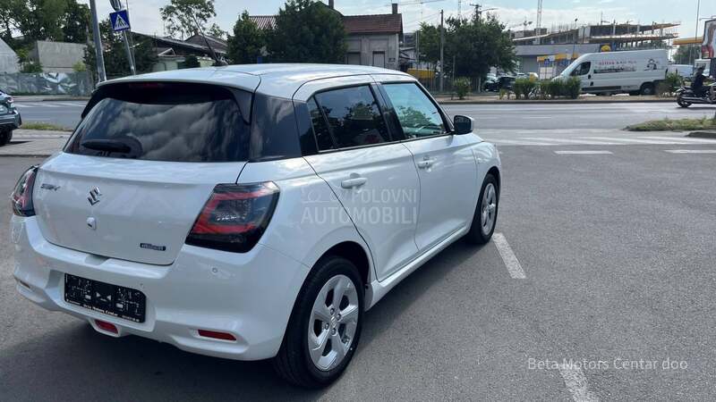 Suzuki Swift PREMIUM 2WD MT