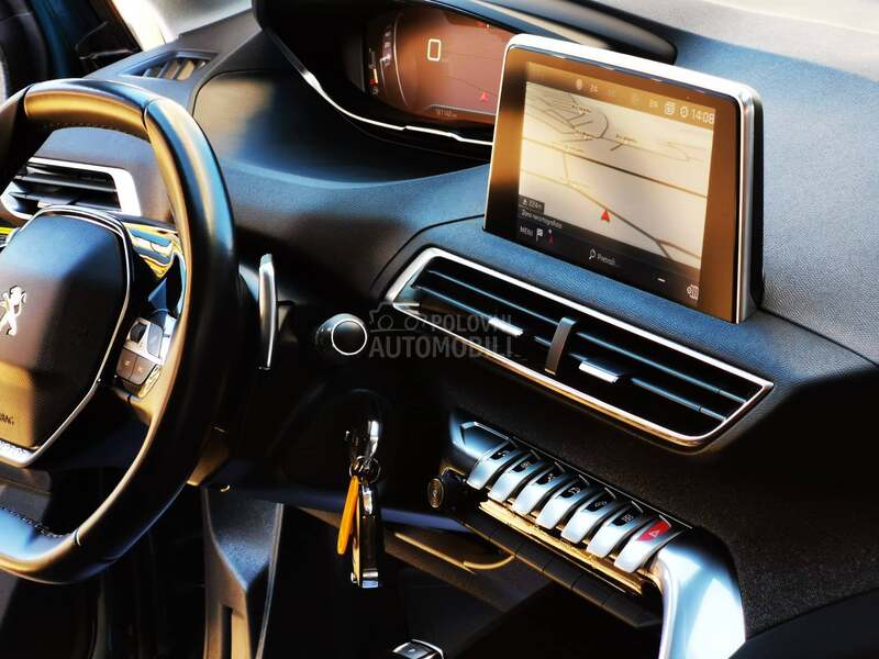 Peugeot 5008 1.5BlueHDi Allure 7S