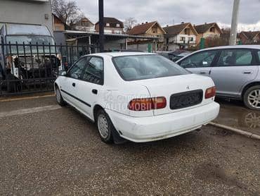 Honda Civic 1995. god. -  kompletan auto u delovima