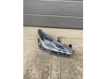 Desni Far e20 e21 za Toyota Corolla od 2018. do 2020. god.