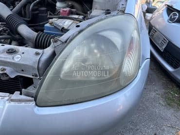 Levi far za Toyota Yaris od 1999. do 2001. god.