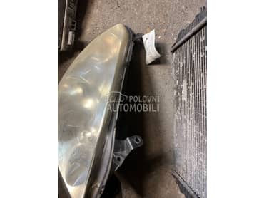 Desni far za Toyota Corolla Verso od 2004. do 2007. god.