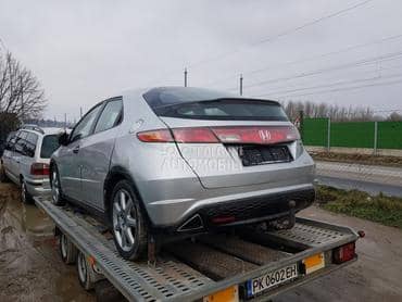 Honda Civic 2008. god. -  kompletan auto u delovima