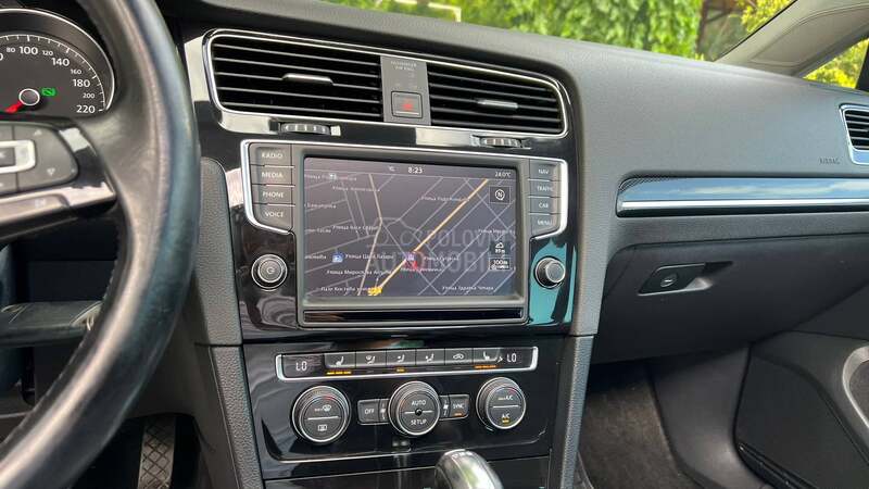 Volkswagen Golf 7 2.0TDI DSG PANO FUL