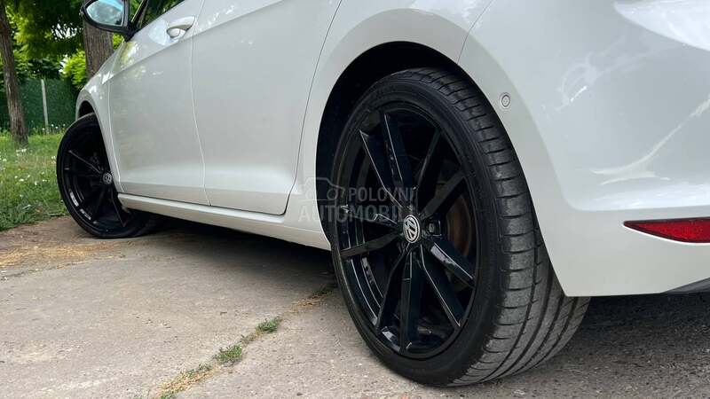 Volkswagen Golf 7 2.0TDI DSG PANO FUL