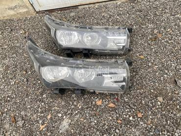 Desni Far e16 e17 e18 za Toyota Corolla od 2013. do 2016. god.