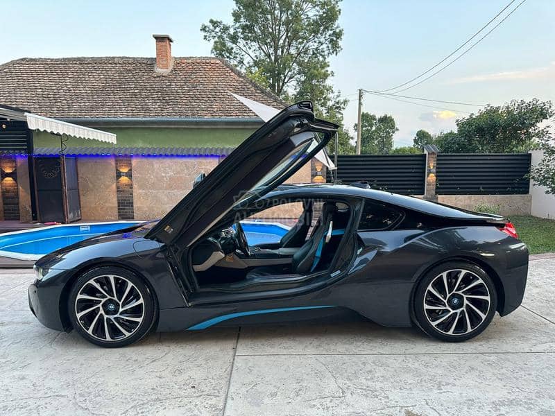 BMW i8 
