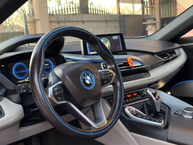 BMW i8 