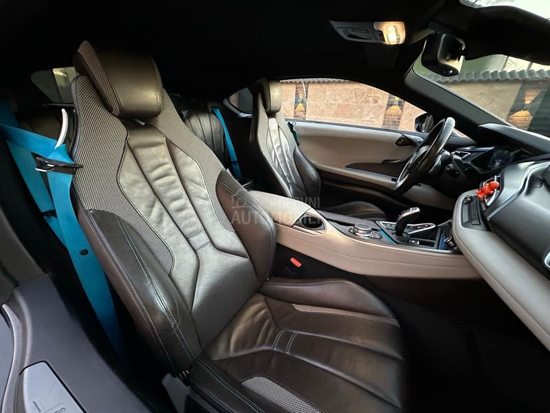 BMW i8 