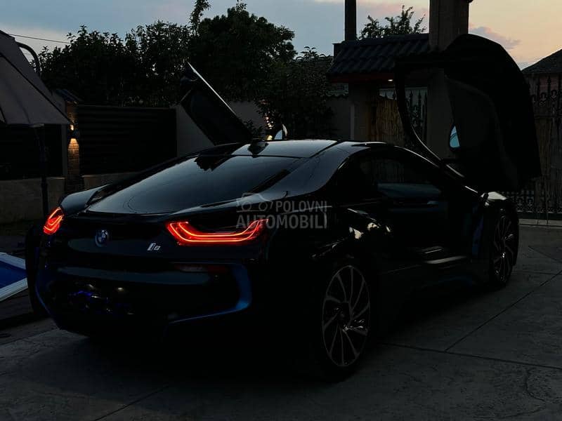 BMW i8 