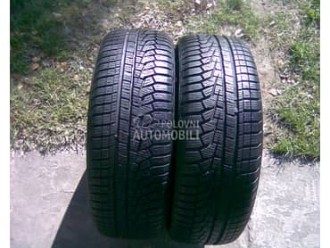 Hankook 215/60 R17 Zimska