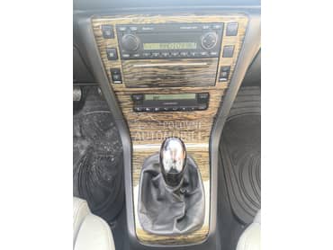 Mahagoni plastike enterijera za Škoda Superb od 2001. do 2008. god.