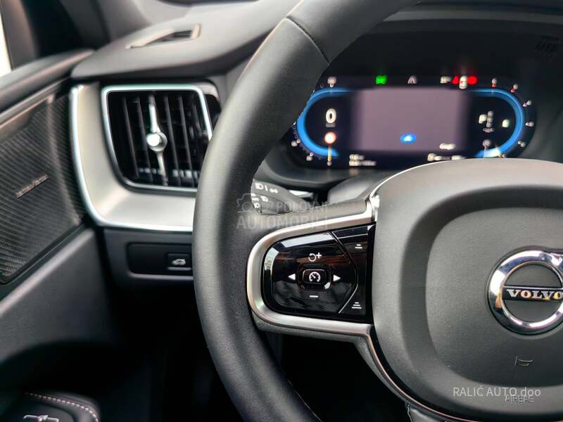 Volvo XC60 B4/4x4/360/ACC/21