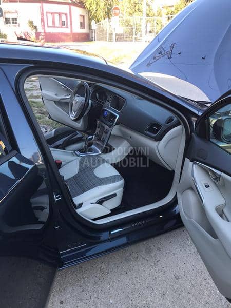 Volvo V40 D2 Momentum