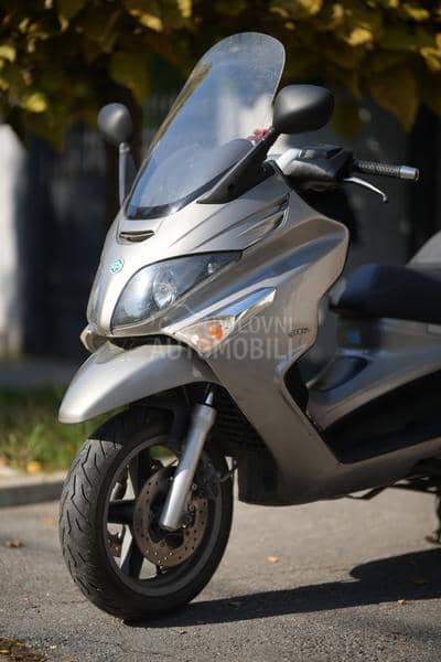 Piaggio Xevo 400i