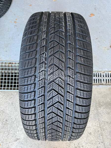 Pirelli 305/35 R21 Zimska