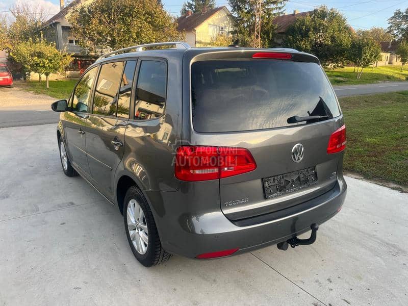 Volkswagen Touran 1.6 DSG