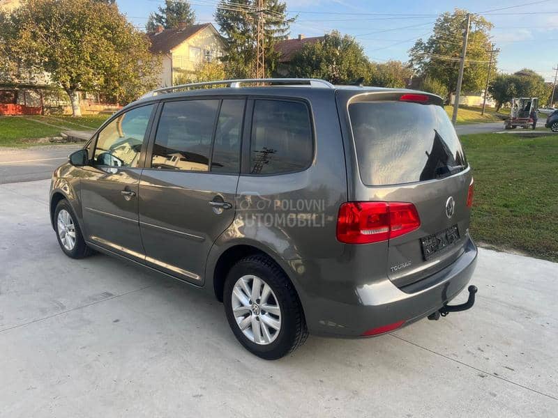 Volkswagen Touran 1.6 DSG