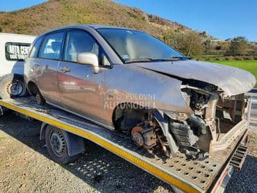 Suzuki Liana -  kompletan auto u delovima