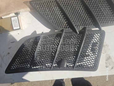 plastika na haubi za Mercedes Benz ML Klasa od 2005. do 2009. god.