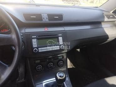 Radio za Volkswagen Passat B6