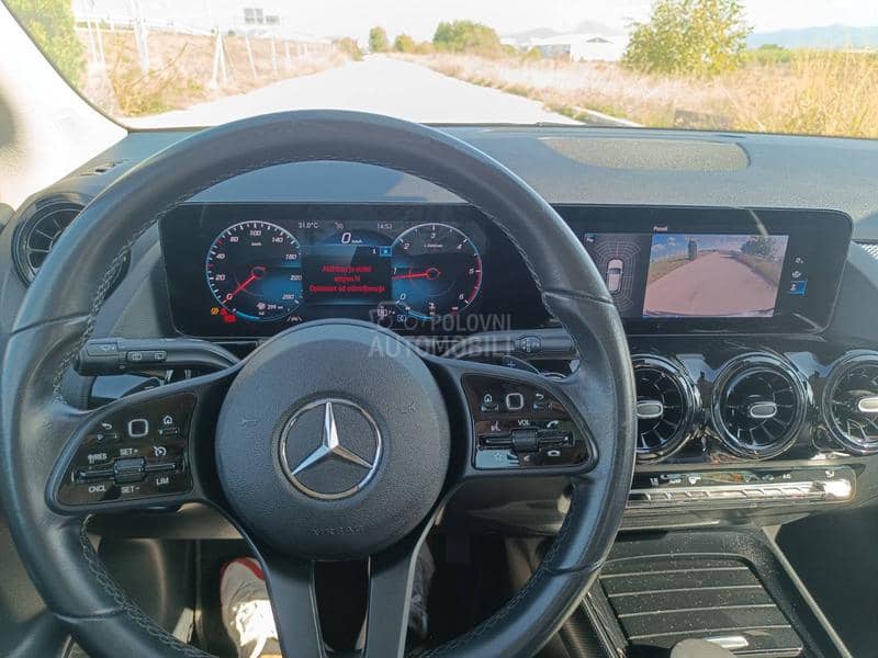 Mercedes Benz GLA 200 NOV