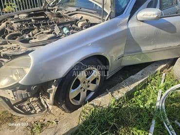 W211 Levo Krilo Silver za Mercedes Benz E Klasa od 2002. do 2009. god.