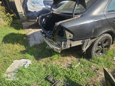 w211 Nosac zadnjeg branika za Mercedes Benz E Klasa od 2002. do 2009. god.