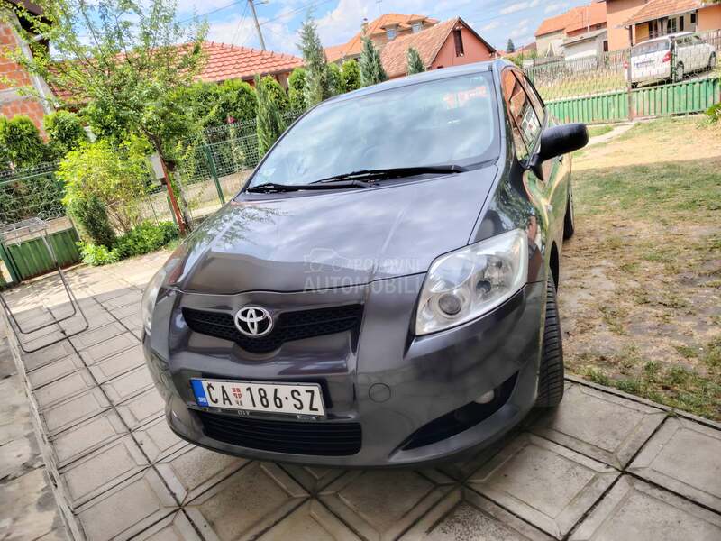 Toyota Auris 