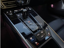 Porsche 911 Turbo S Ceramic slika 24
