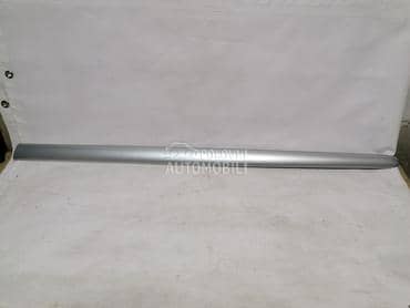 27. Prednja leva lajsna za Peugeot 206