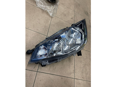 Far levi za Seat Arona od 2017. do 2022. god.