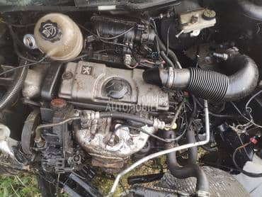Peugeot 206 1.1 2002. god. -  kompletan auto u delovima