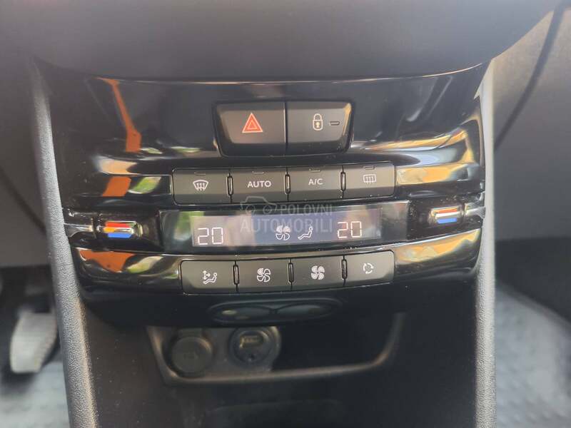 Peugeot 208 1.6e-hdi 17/Led