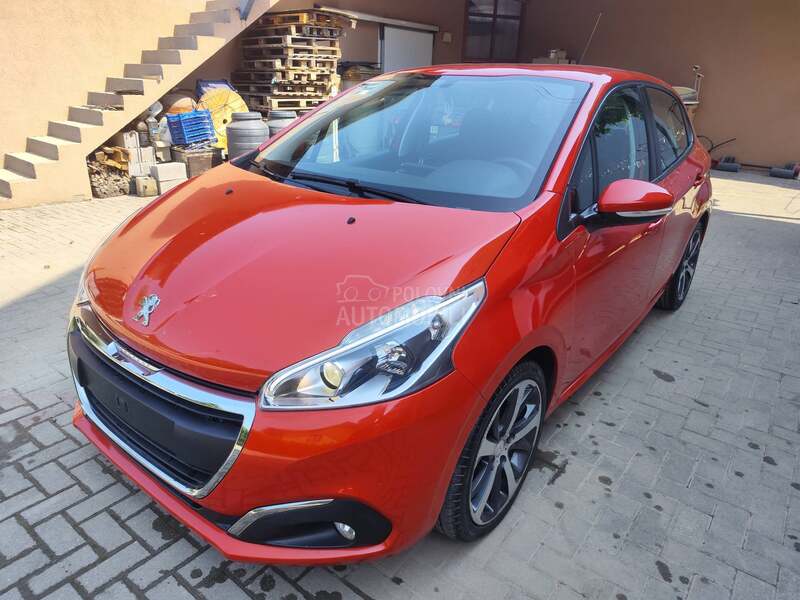 Peugeot 208 1.6e-hdi 17/Led