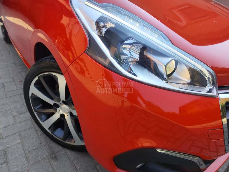 Peugeot 208 1.6e-hdi 17/Led