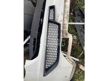 desna maskica u braniku za Alfa Romeo GT od 2004. do 2010. god.