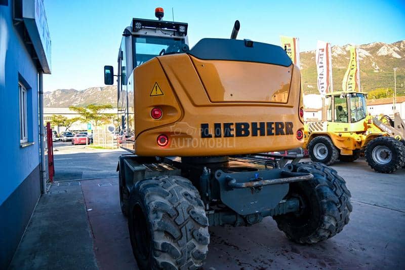 Liebherr A910