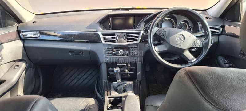 Mercedes Benz E 200 W212 2011. god. -  kompletan auto u delovima