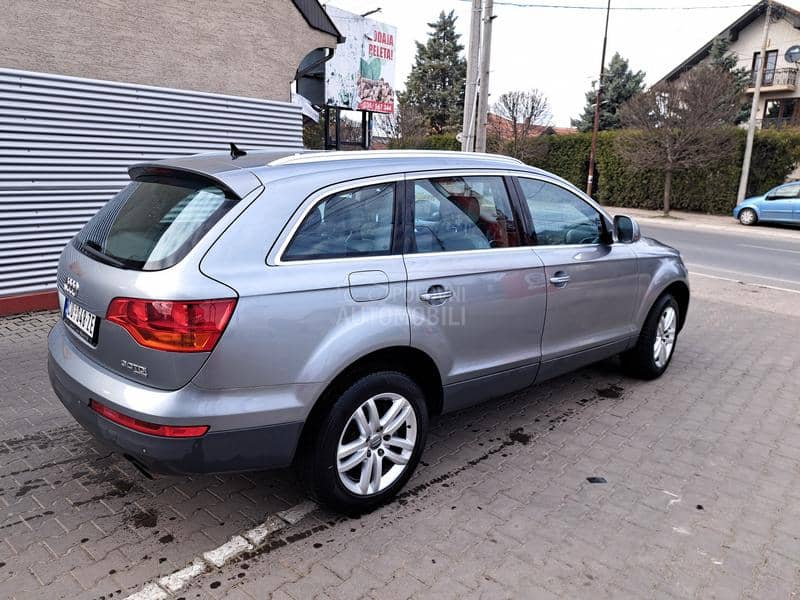 Audi Q7 