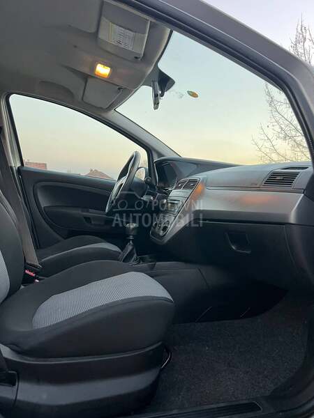 Fiat Grande Punto 1.2 b