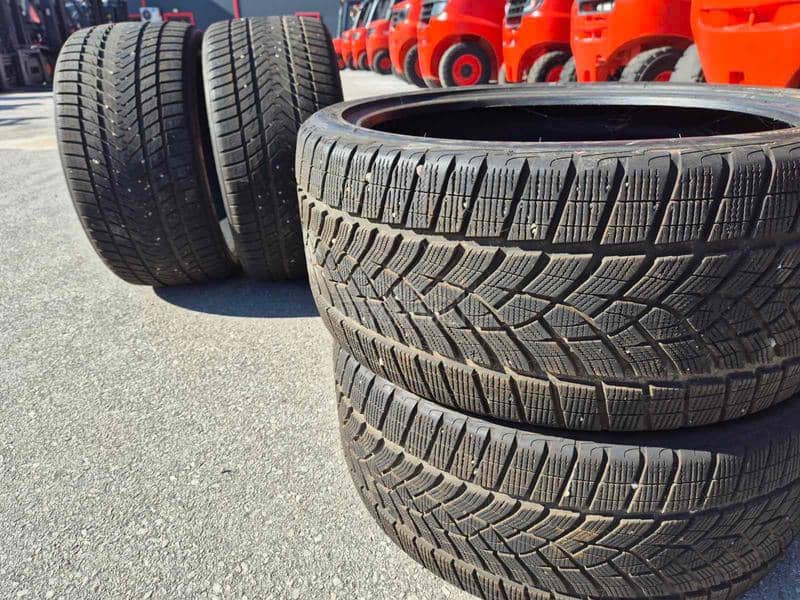 Goodyear 315/30 R22 Zimska